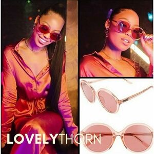 QUAY // ltd ed benefit cosmetics collaboration pink round retro-glam sunglasses